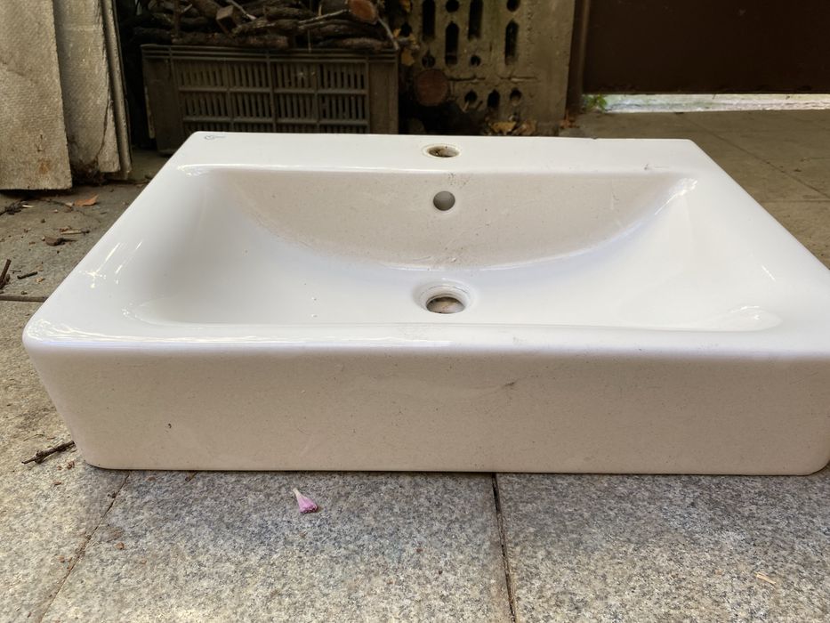 Vand lavoar ceramica sanitara Ideal standard fix