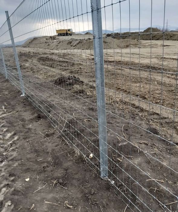 Vând gard din plasa bordurata  sau împletită