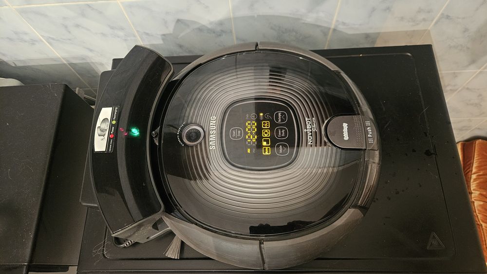 SAMSUNG  NOVIBOT .Робот пылесос в идеальном состояние. СРОЧНО!
