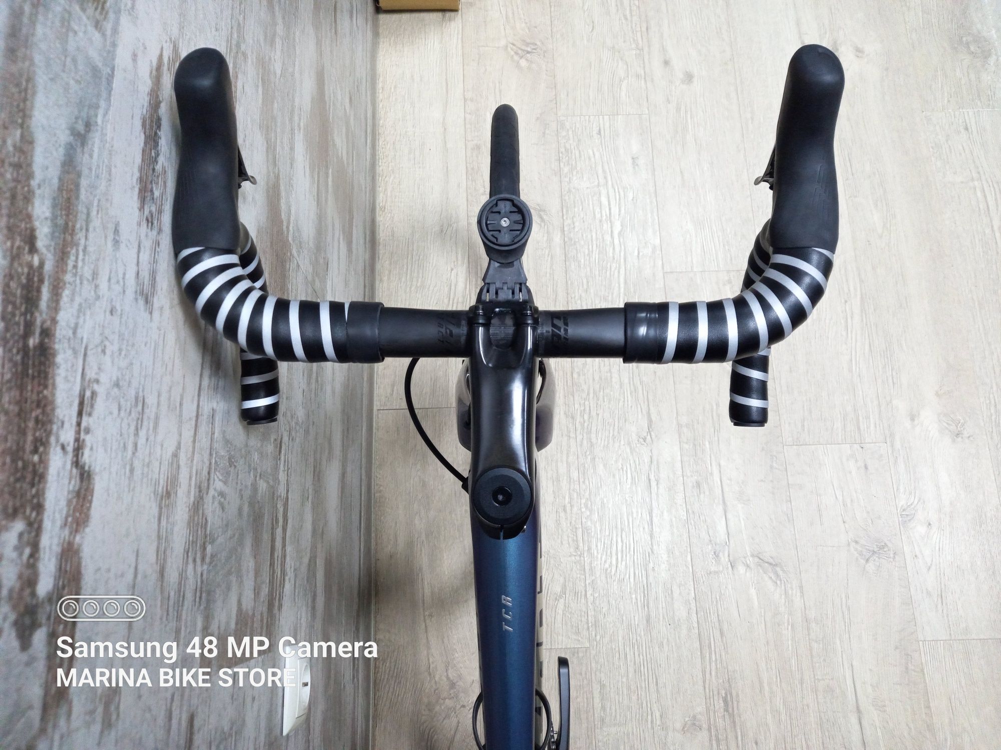 Карбонов шосеен велосипед Giant TCR Pro Disc Ultegra Di2