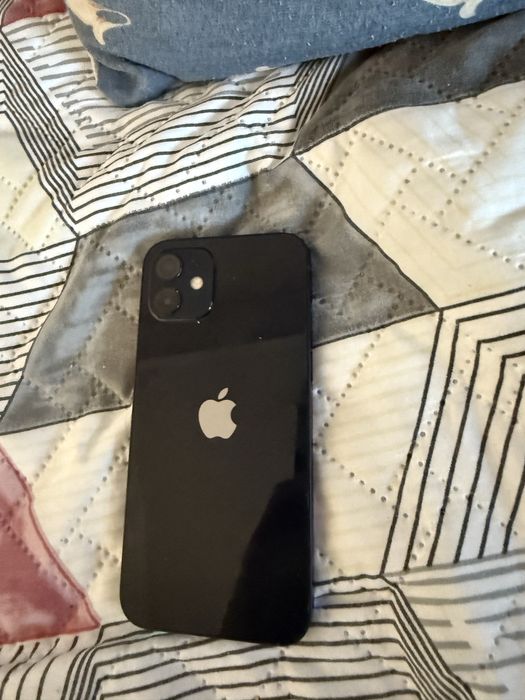 Iphone 12  Запазен
