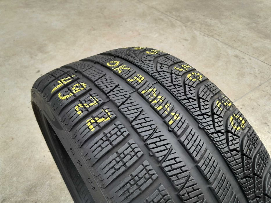 O anvelopa de iarna 265 30 20 pirelli p zero winter 7 mm dot 4922