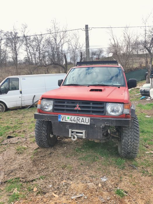 Mitsubishi Pajero Mk2 pregatit pentru offroad scurt autoutilitata