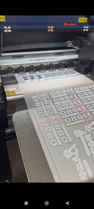 Наклейки на бумаге, баннеры, печать, лайтбокс,табличка