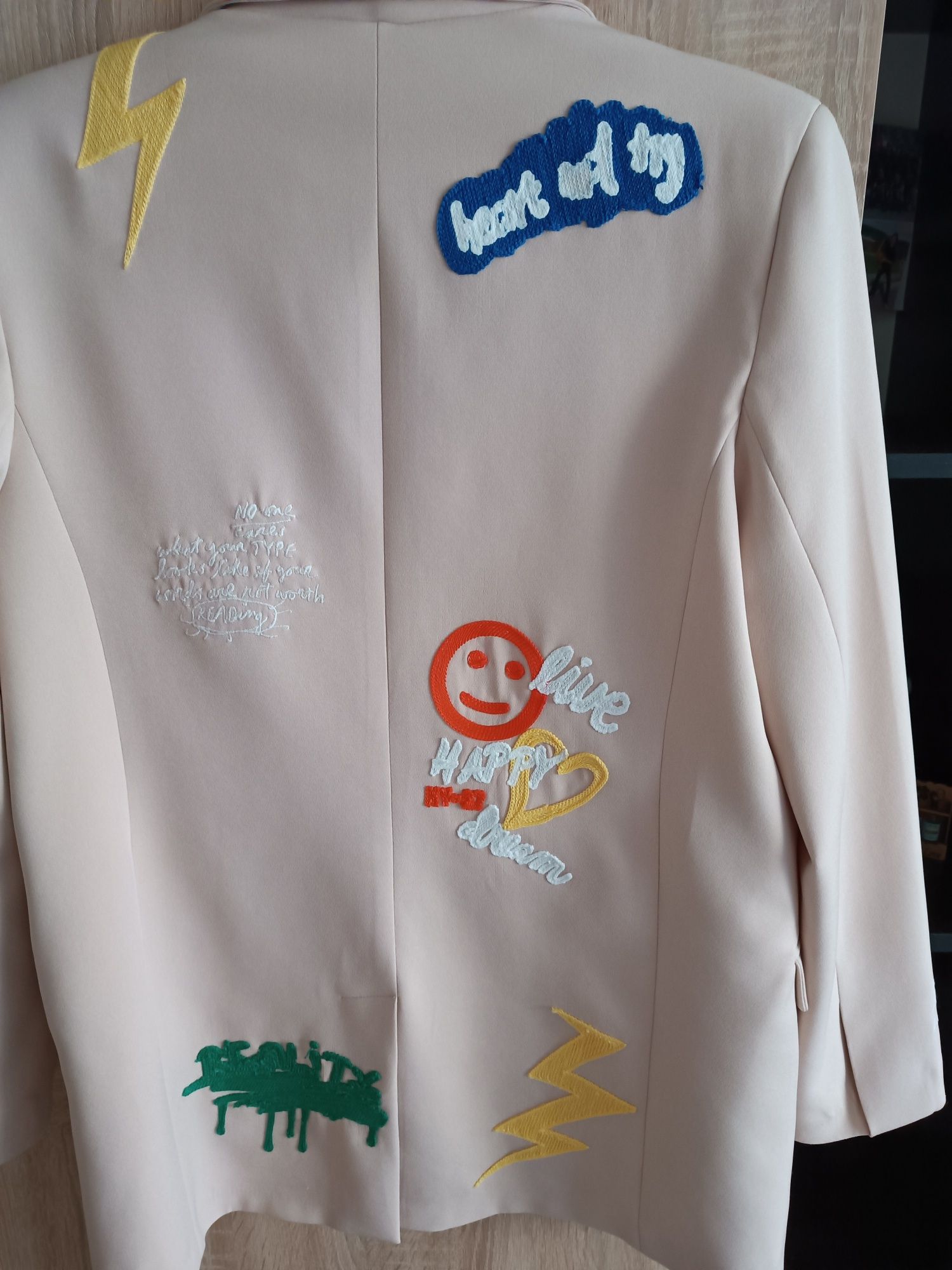 Актуални  Връхни ризи ZARA, Adidas,H&M