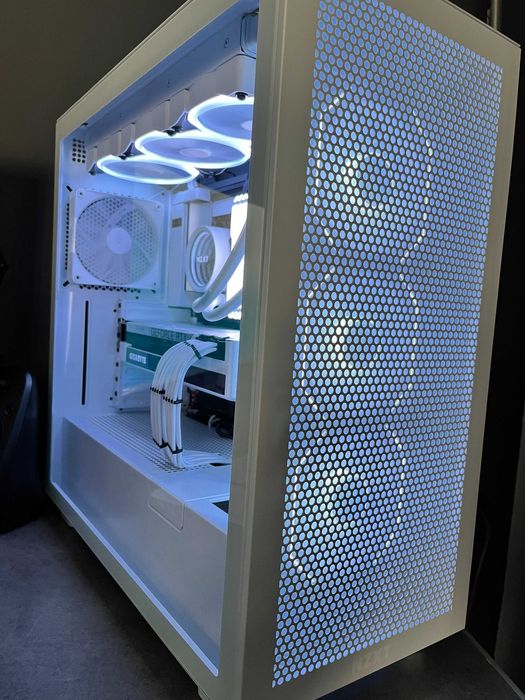 Vand PC Complet cu periferice si Monitor