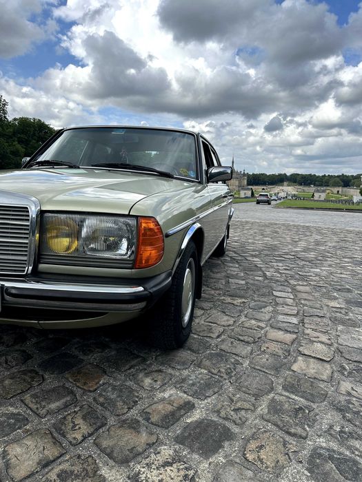 Inchiriem Old Timer Mercedes