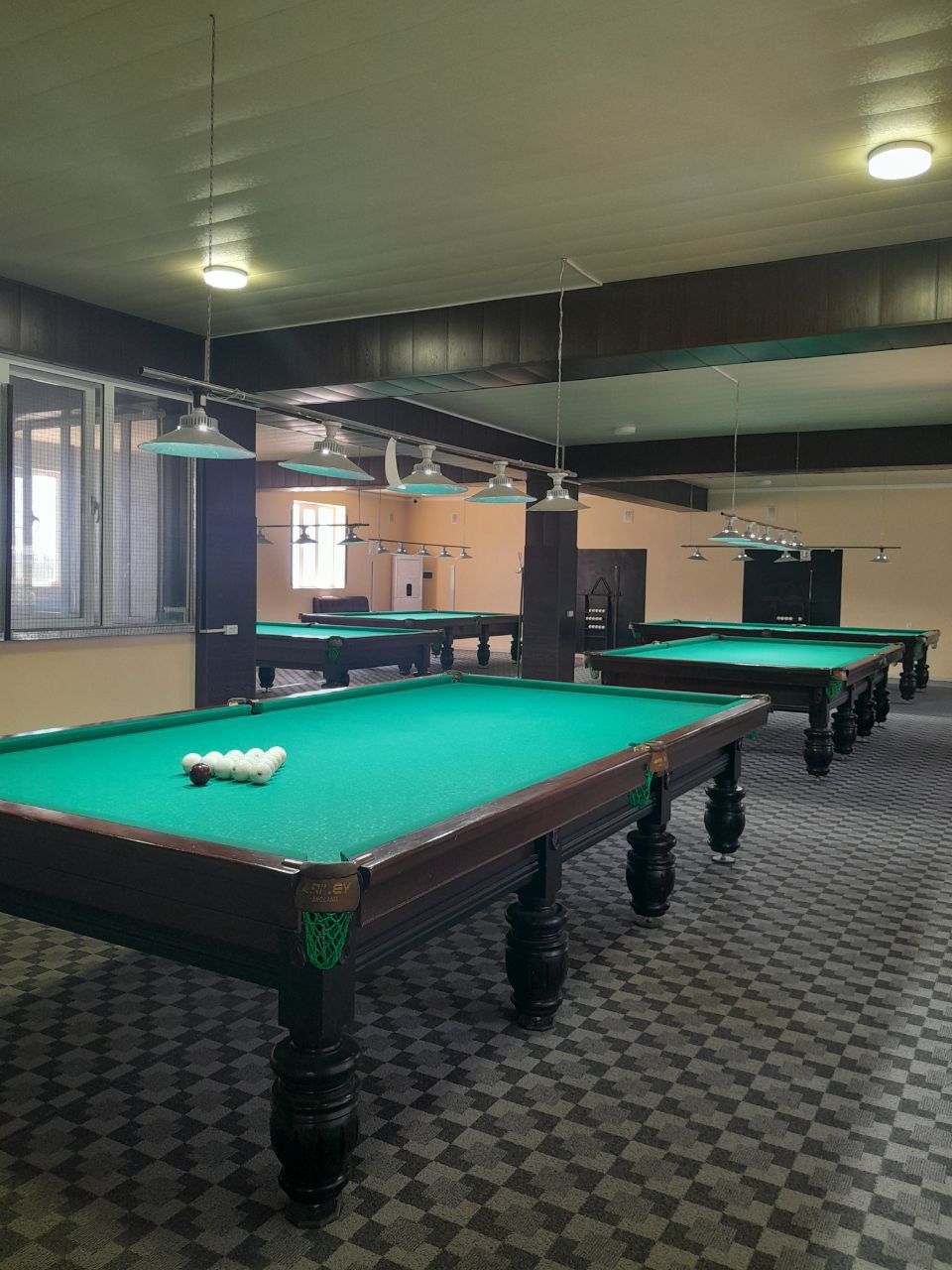 Billiard stollar sotiladi