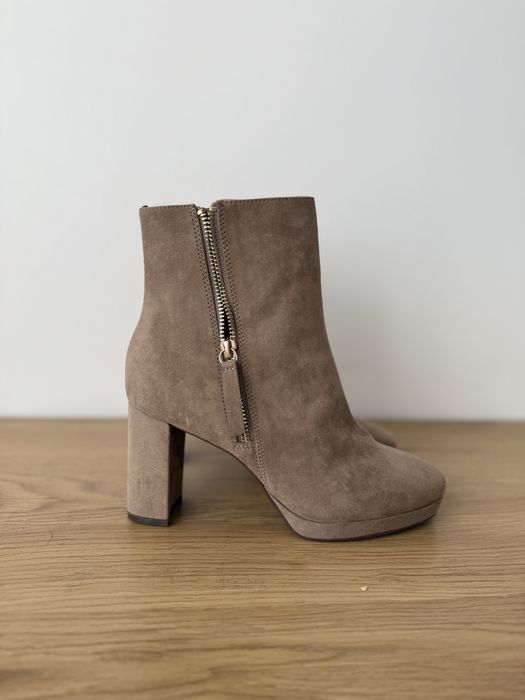 Бежови боти с дебел ток H&M размер 38