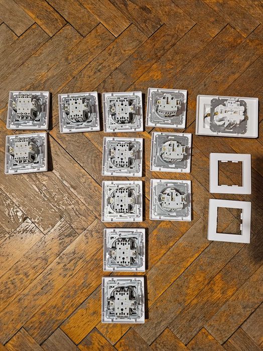 Schneider Asfora  ключове, контакти и рамки