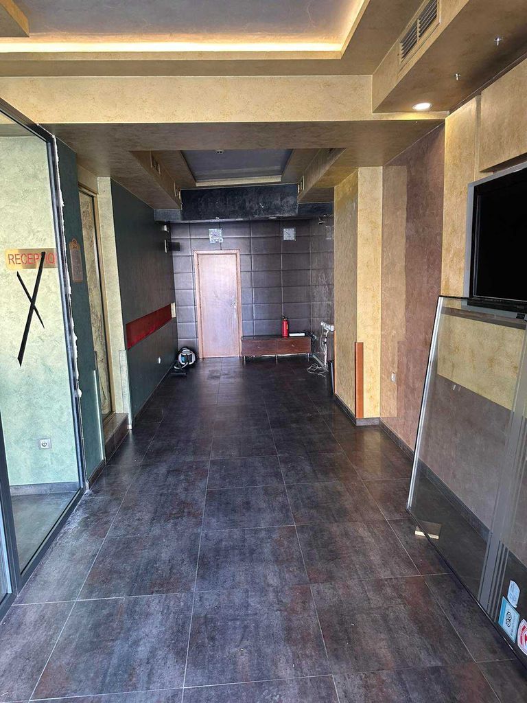 Дава се под наем Офис в Пловдив, Христо Смирненски - 30 кв.м за 765 € - Снимка #2