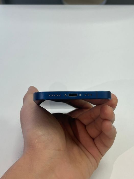 iPhone 12 в отличном состоянии