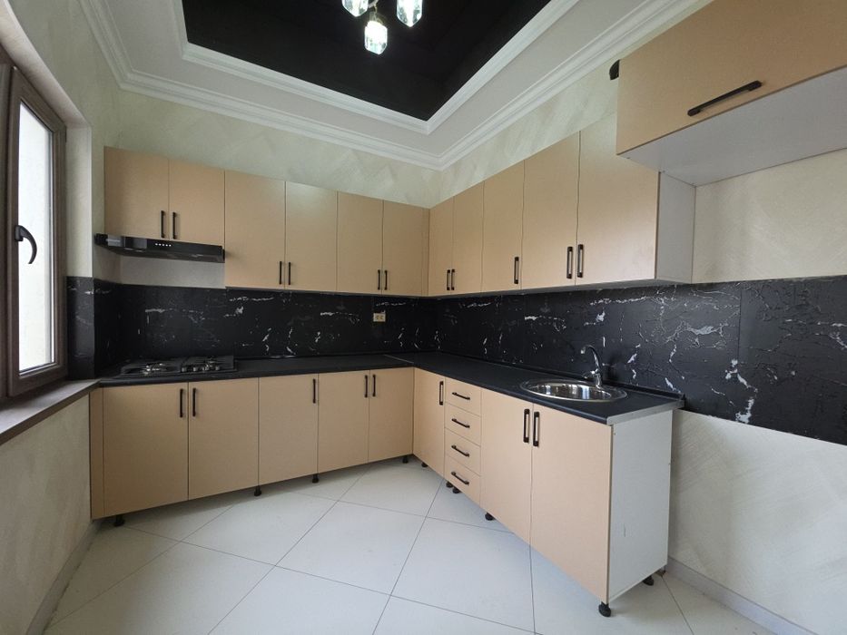 Участок махалля Чорток 3.4 сотки 6 комнат 4 санузла + холл и подвал