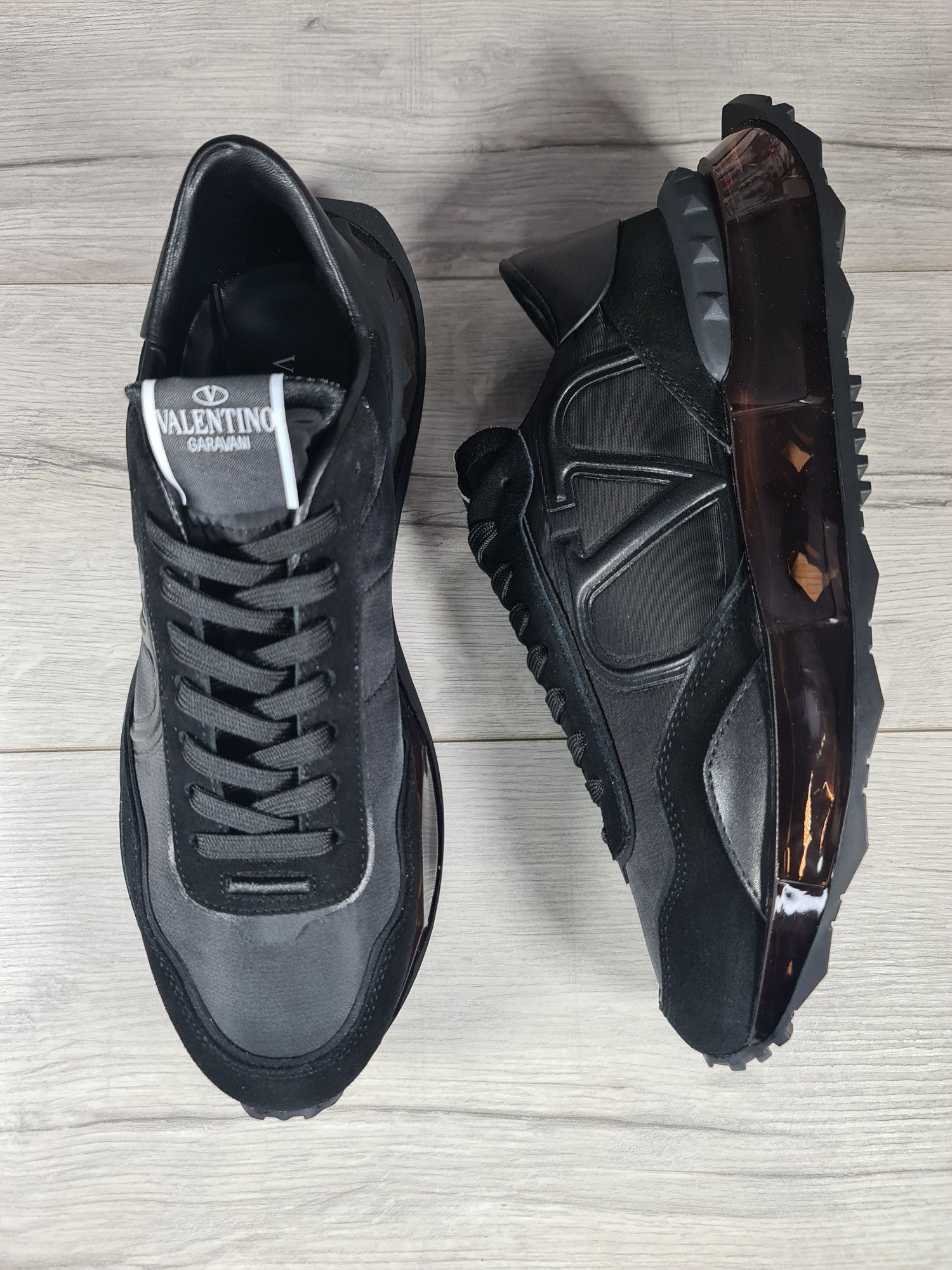 Sneakers-Valentino-43-Negru-Transport-Gratuit-Breloc-LV+Parfum-Cadou