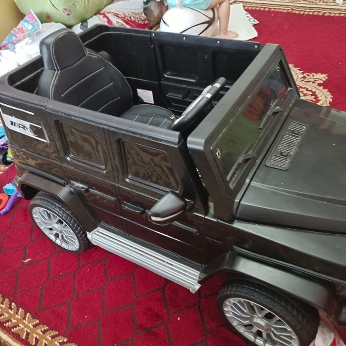 Электронная машина с пультом