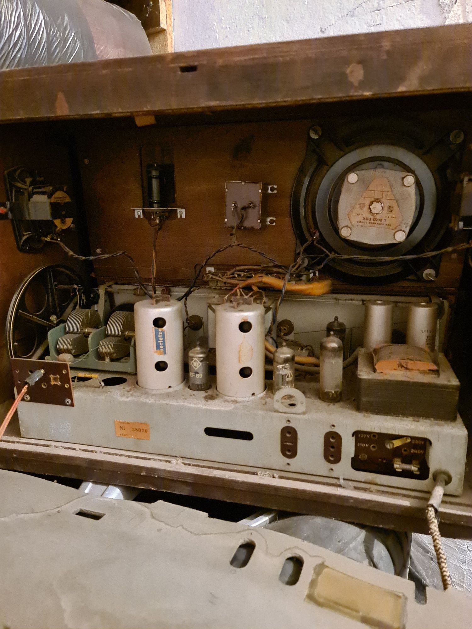 Старо ретро лампово радио STASSFURT 600