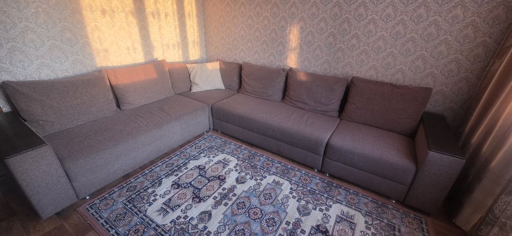 Диван угловой, большой