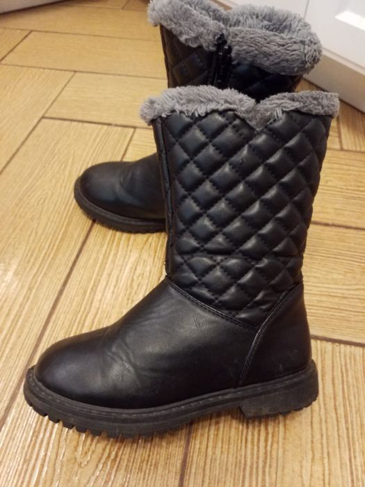 Cizme îmblănite interior mărime 32.
