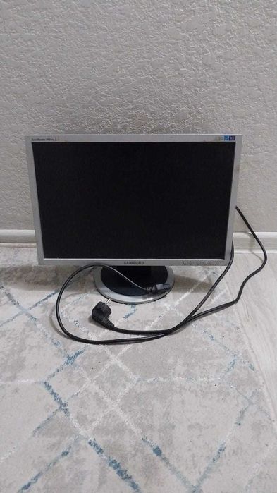 19'' монитор Samsung