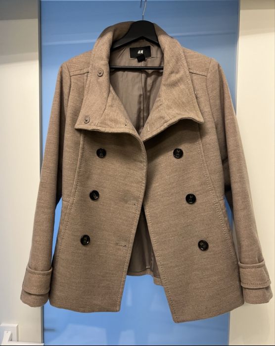 H&M късо палто - размер 40, бежов цвят