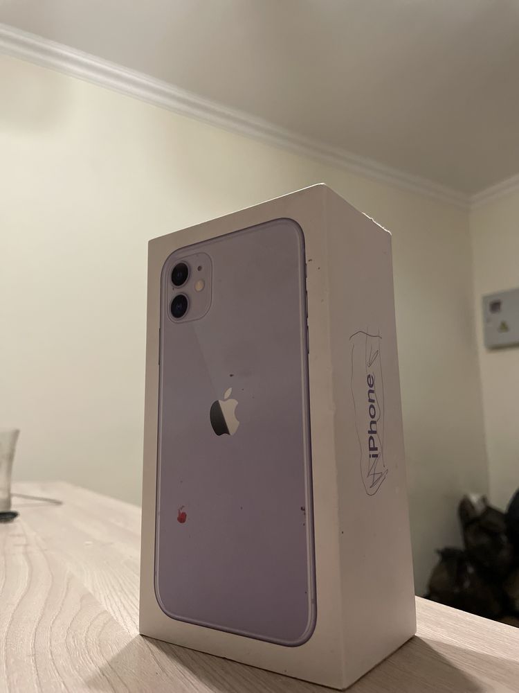 iPhone 11 64GB с коробкой