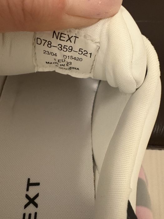 Adidasi noi marimea33