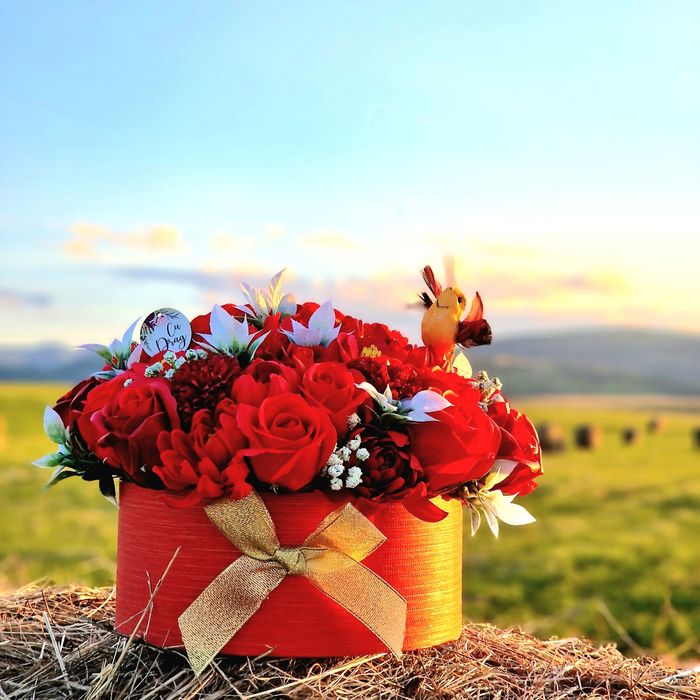 Ornament cutii buchete flori de sapun trandafiri