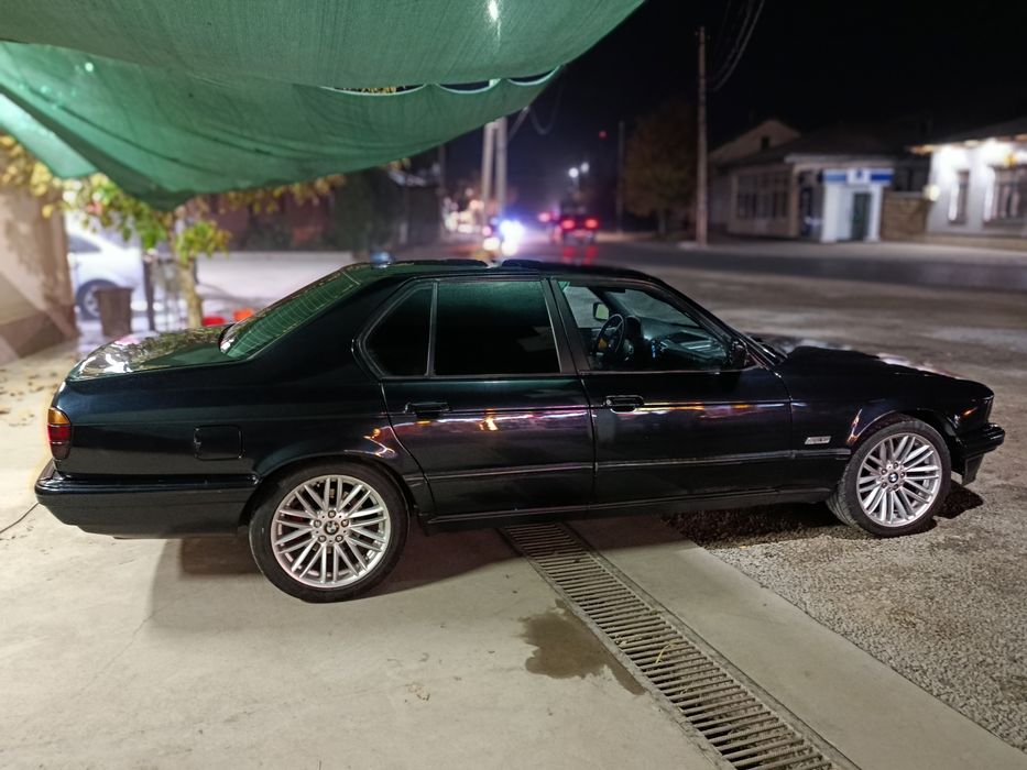 BMW E32 735i full sotiladi yoki barterga