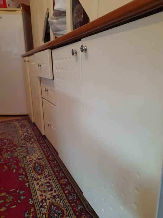 Bucătărie second-hand formată din 3 piese în stare foarte bună