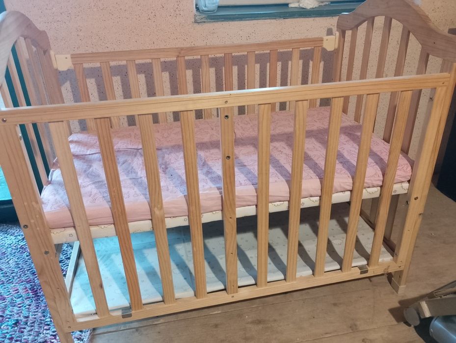 Patut bebe de lemn