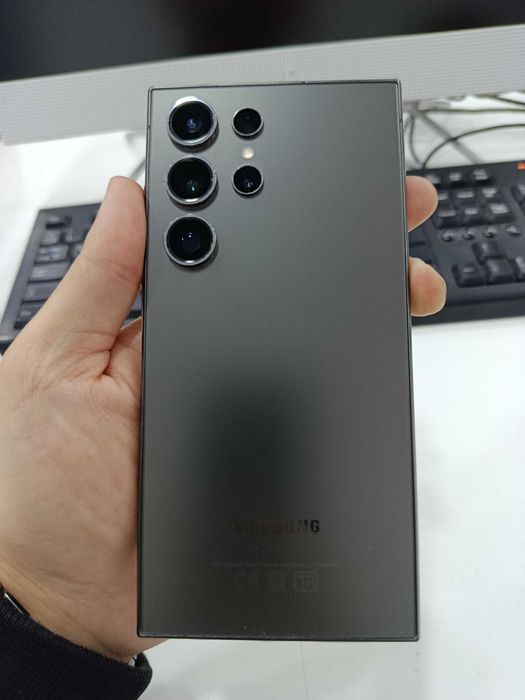 Samsung S24 Ultra 12/256 Sotiladi.