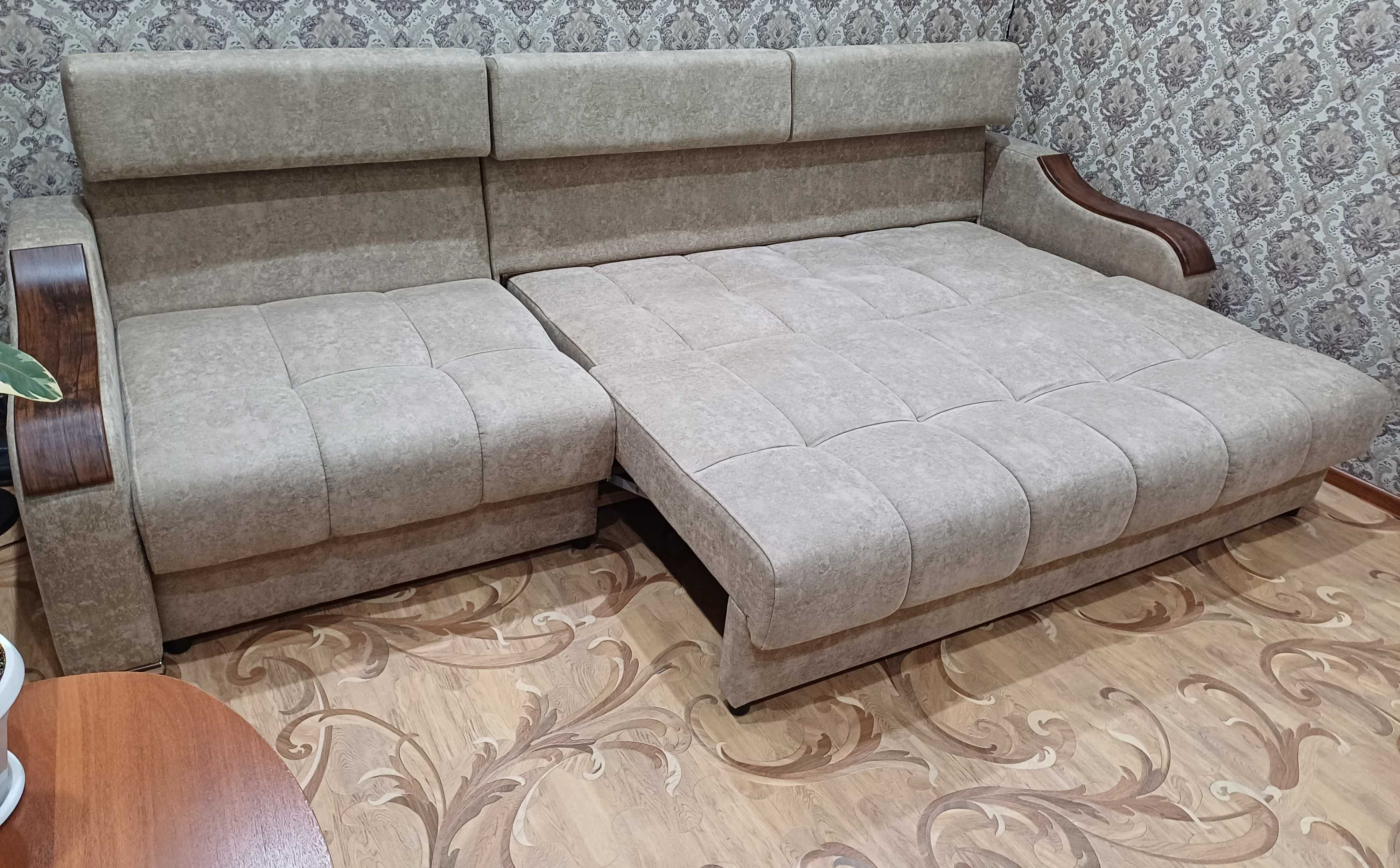 Продаётся диван 3.20 - в отличном состоянии- п.Осакаровка