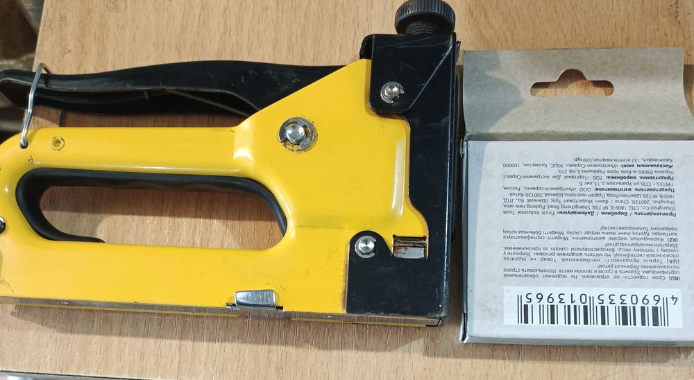 Степлер мебельщика