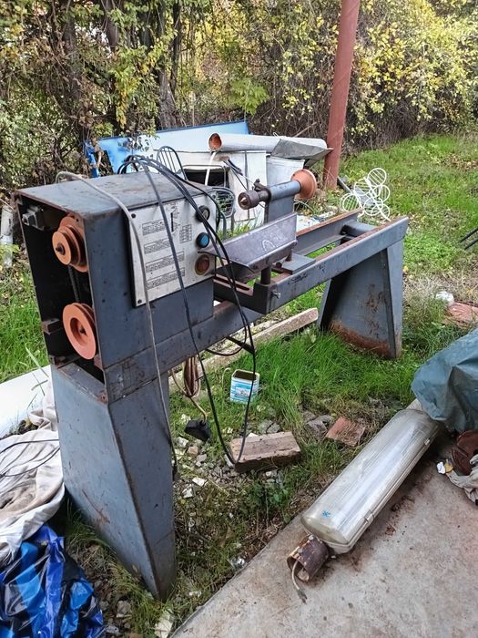 Дървен струг голям с монофазен мотор.