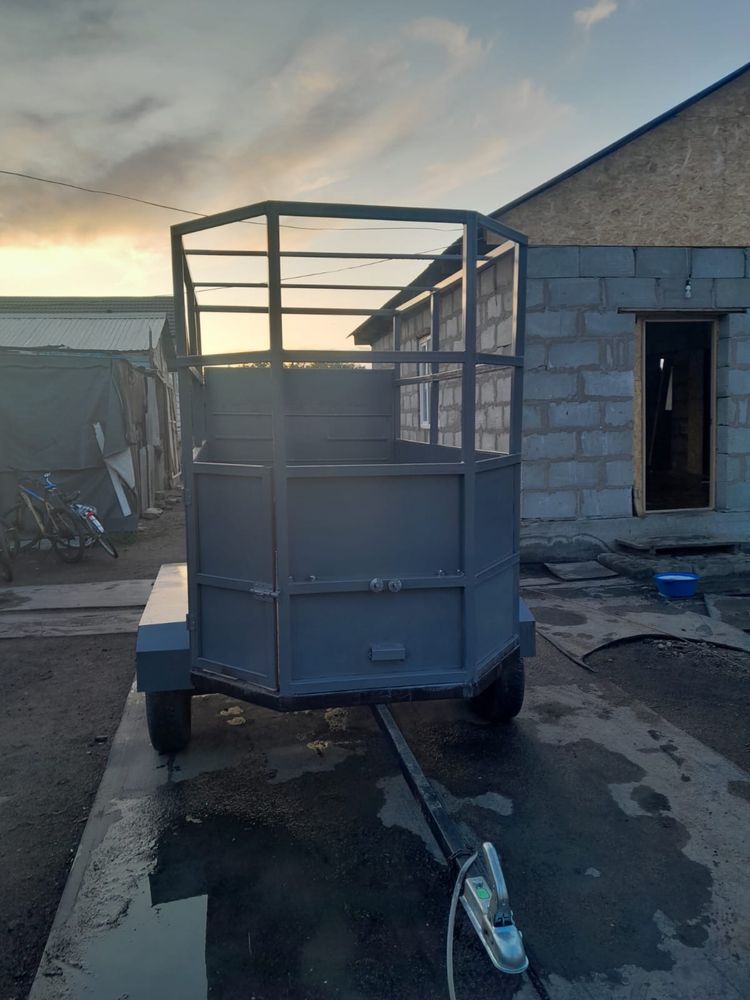 Прицеп скотовозка с доками