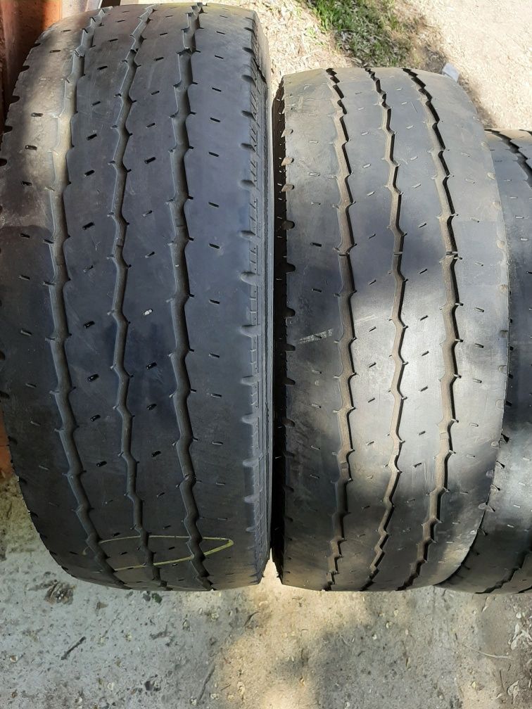 Продам шины 225/65/16С колинс