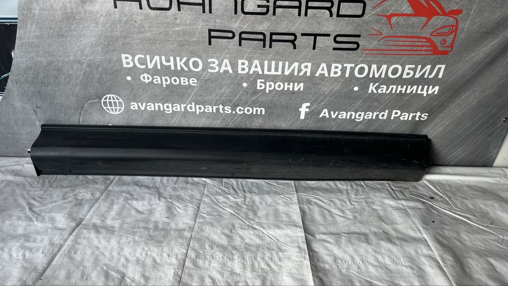 Декорстивна лайстна на предна дясна врата Mazda CX5