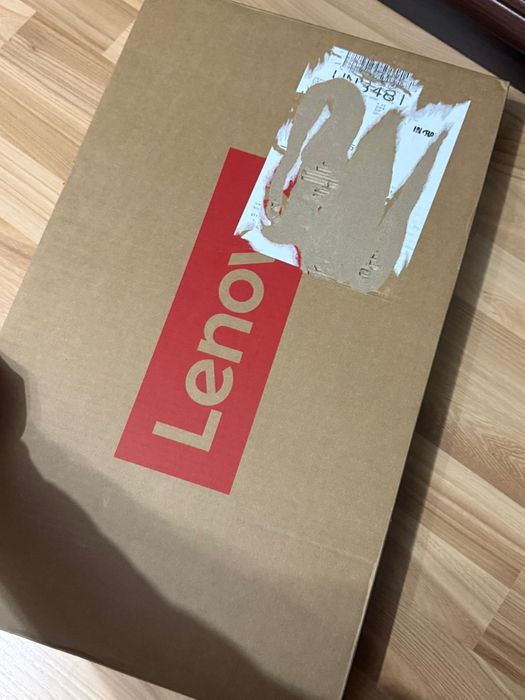 Laptop Lenovo V17 g4 iru