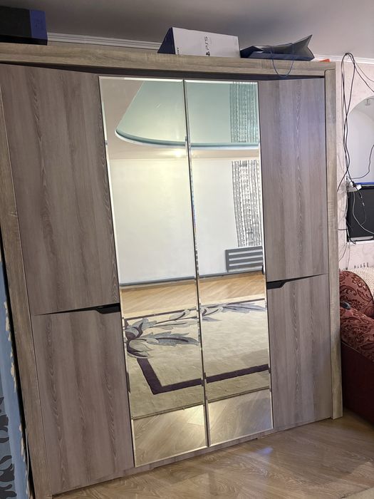 Продам шкаф большой