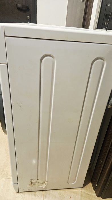 Mașina de spălat rufe Hotpoint slim folosita