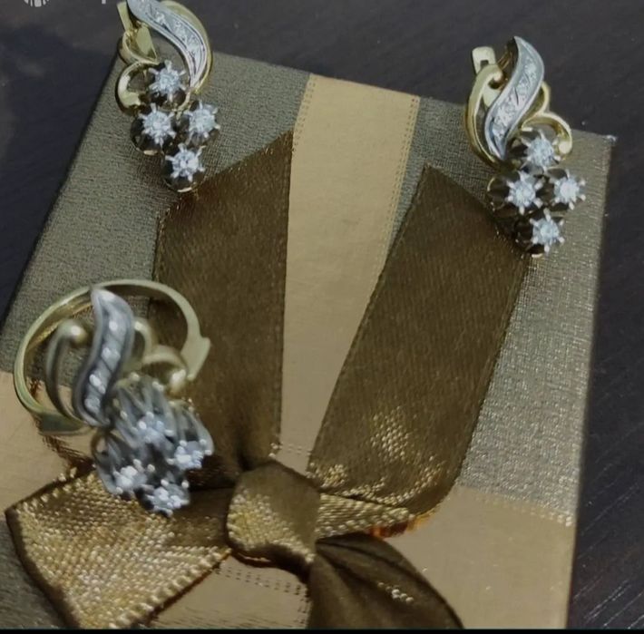 Продам Бриллиантовый комплект.