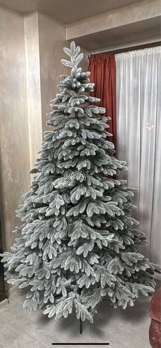 Brad Artificial cu efect de ninsoare