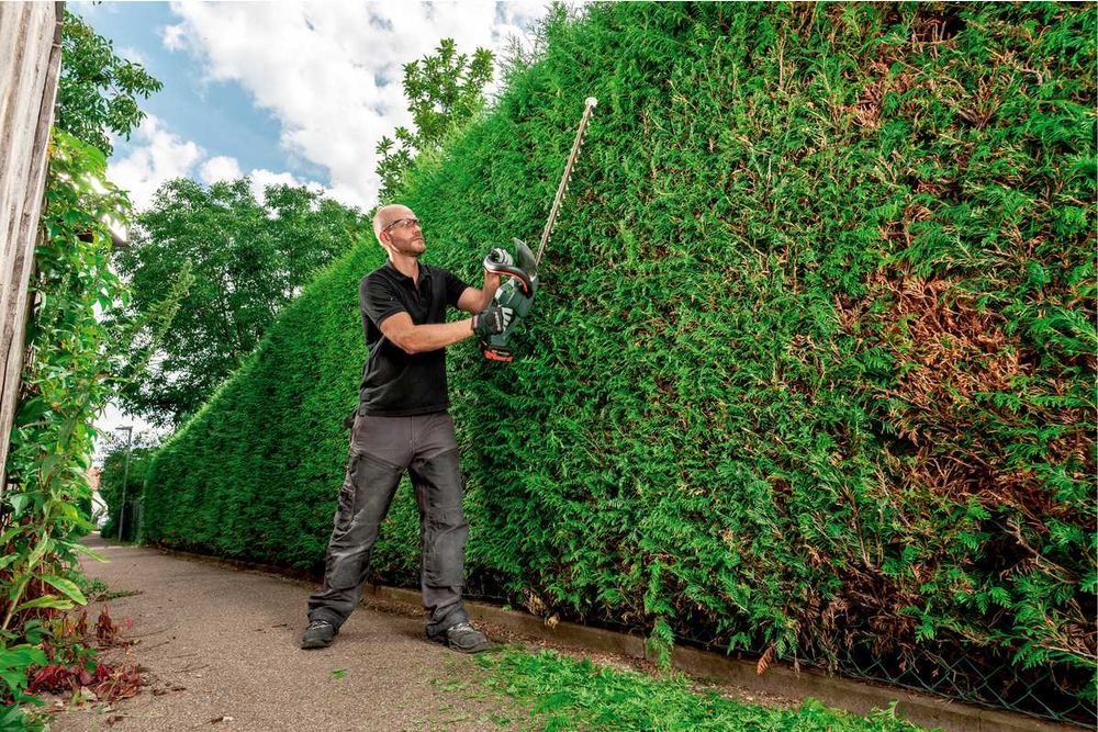 Кусторез Metabo AHS 18-55 V