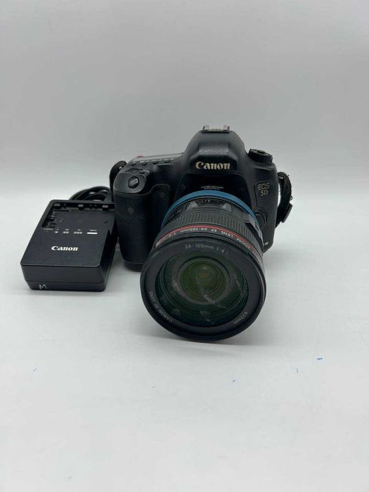 Canon EOS 5D Mark III CANON ZOOM LENS EF 24-105mm 1:4 L IS USM