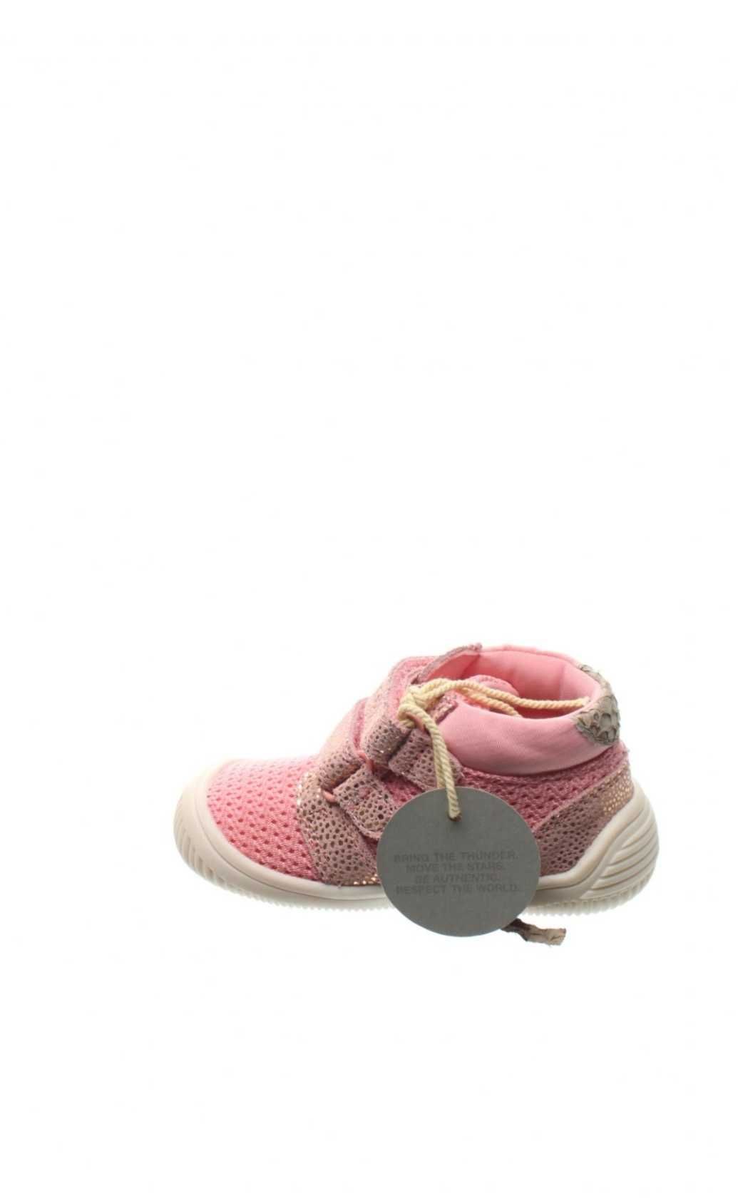 Два модела детски обувки WODEN 20-ти номер