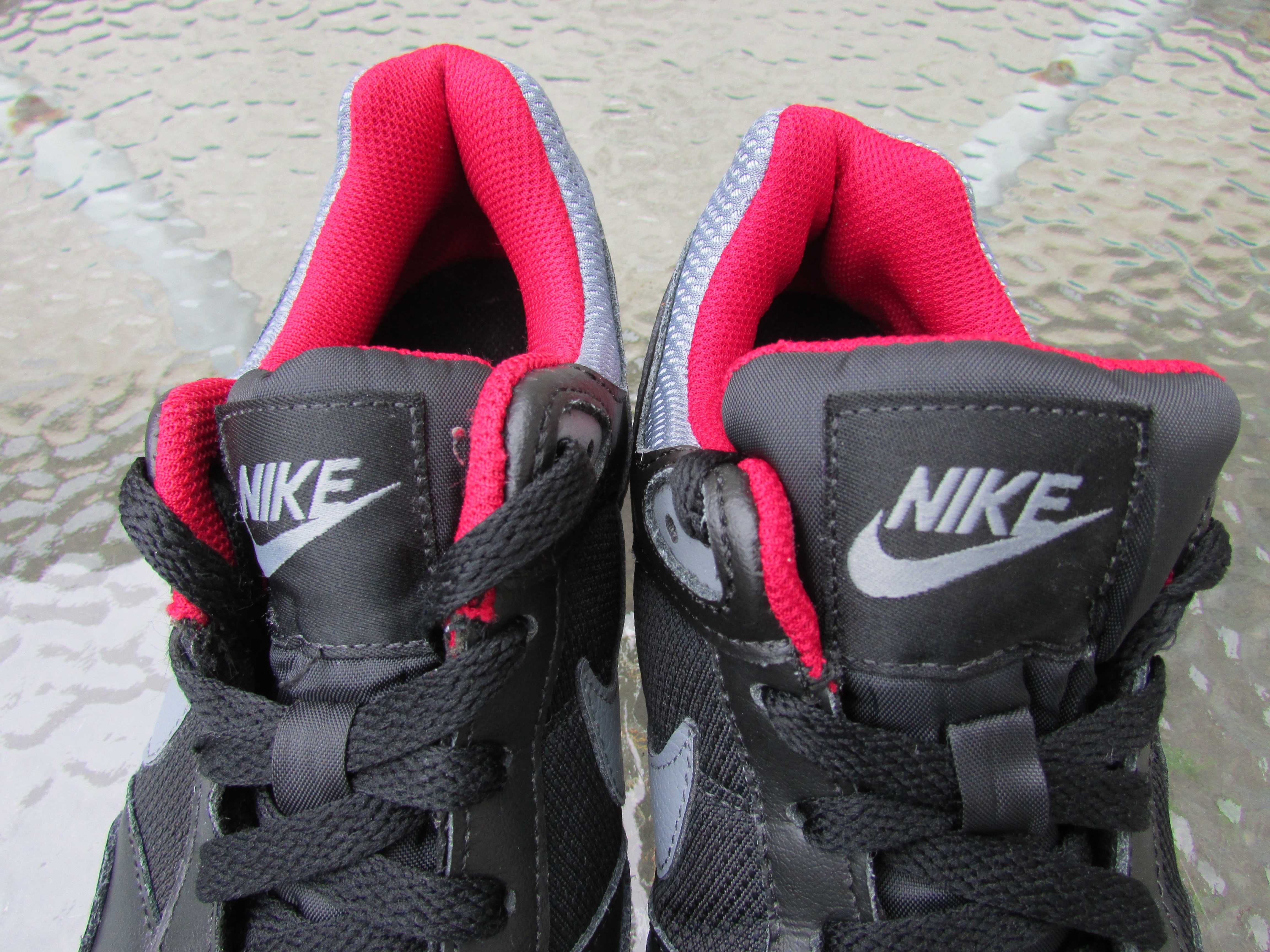 Маратонки Nike Md Runner