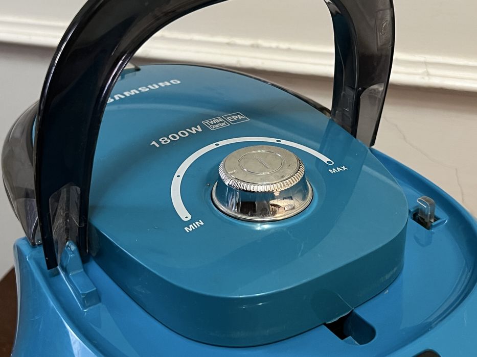 Пылесос Samsung VCMA18AV