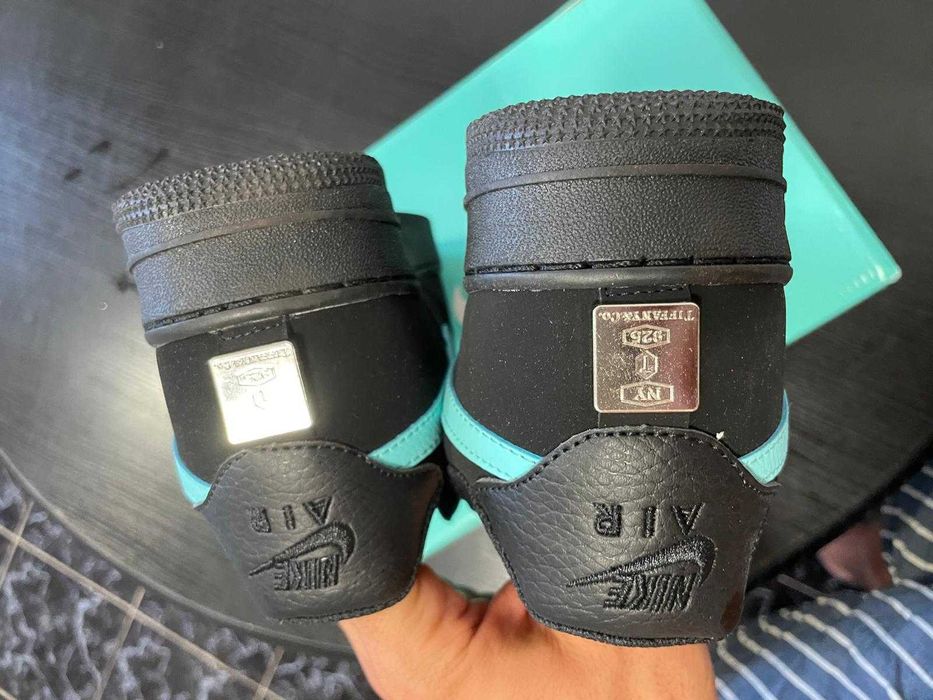 Adidasi Nike Air Force Tiffany, pe negru, marimea 42, noi in cutie