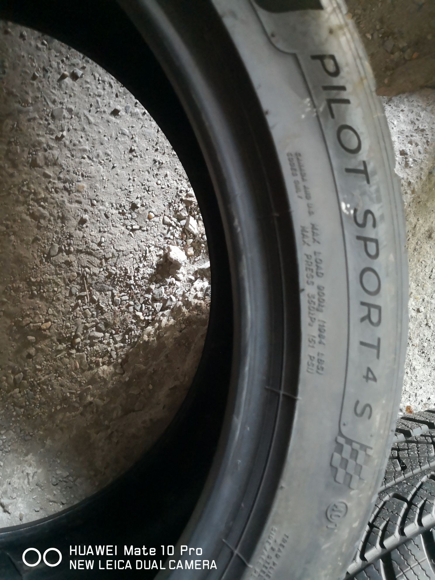 265 40 20 предни 295 35 20 цола задни гуми спорт пакет Michelin
