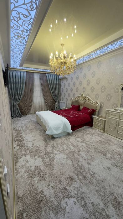 Термиз шахар марказида квартира сотилмокда 100м3